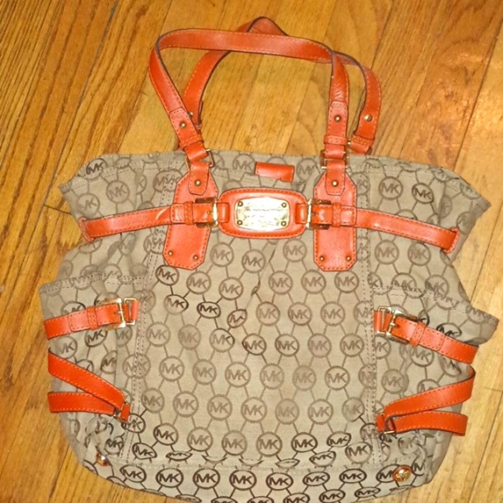 Michael Kors Signature Large shoulder bag